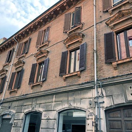 Triquetra Hotel Ferrara Bagian luar foto