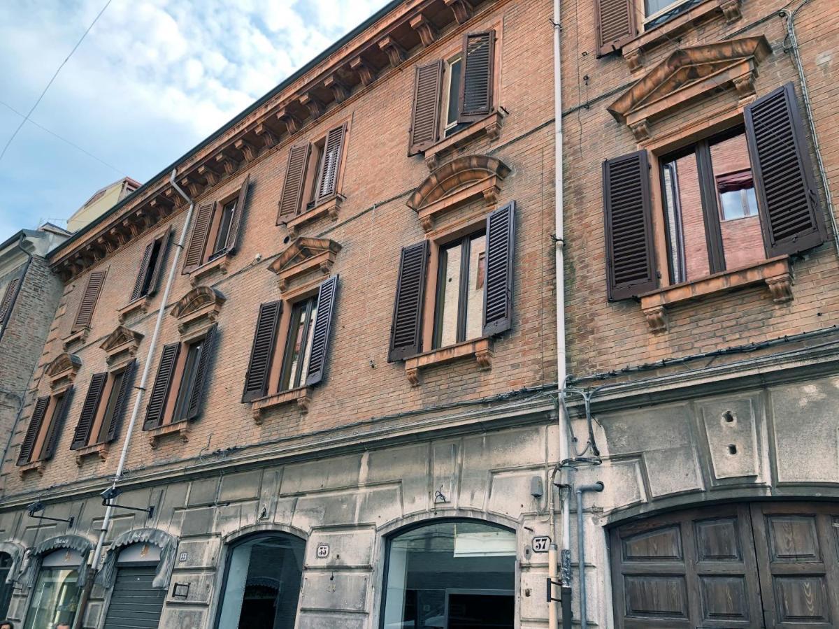 Triquetra Hotel Ferrara Bagian luar foto